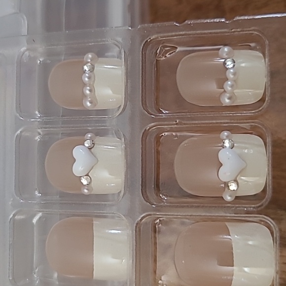 Rhinestone Heart French Manicure Press On Nails - Picture 13 of 14